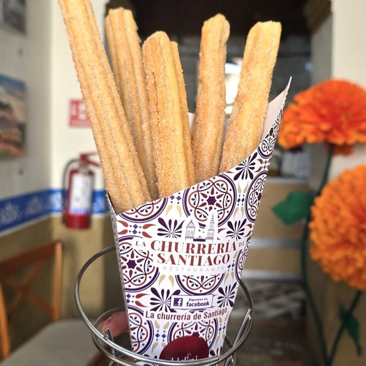 Churros rellenos en cono